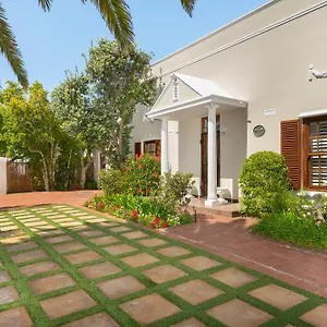 Meerendal Cottage-affordable Luxury-private Garden With Pool & Hot Tub Apartment
